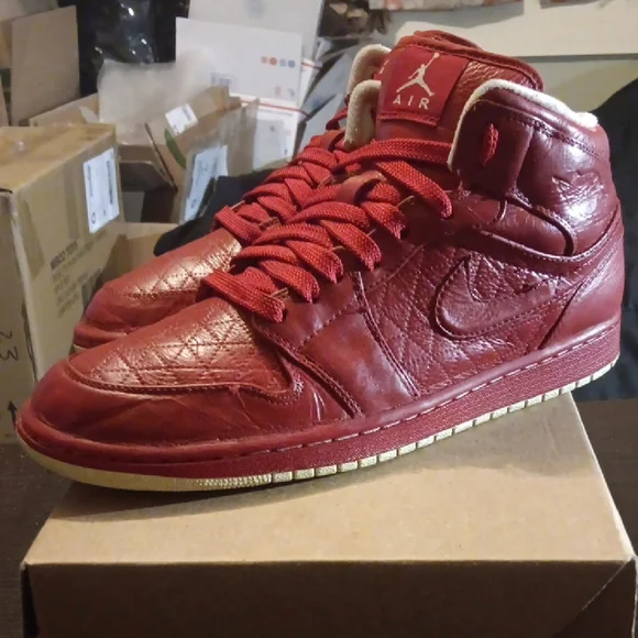 Jordan 1 (2009) Rare Phat Premier Varsity Red Mens 11.5 EUC - Picture 2 of 10